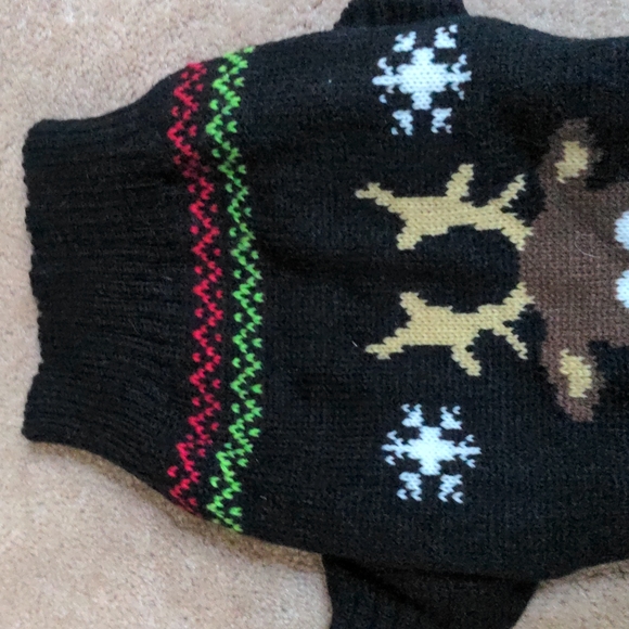 ❤️ Dog Sweater Rudolph Small NWOT 💥HOST CHOICE 💥 - Picture 4 of 10